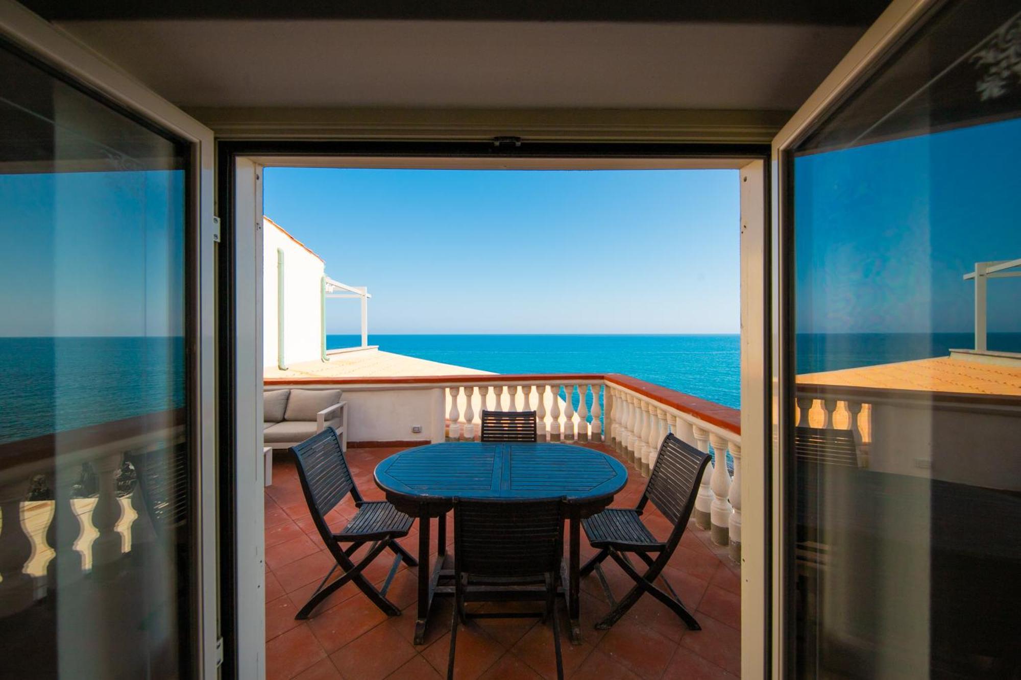 Alba Sul Mare By Caseserio تْشيفالو المظهر الخارجي الصورة